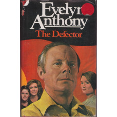 The Defector (Davina Graham #1) : Evelyn Anthony